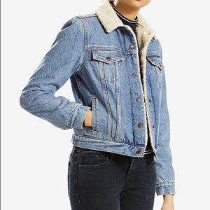 Levi’s original sherpa trucker